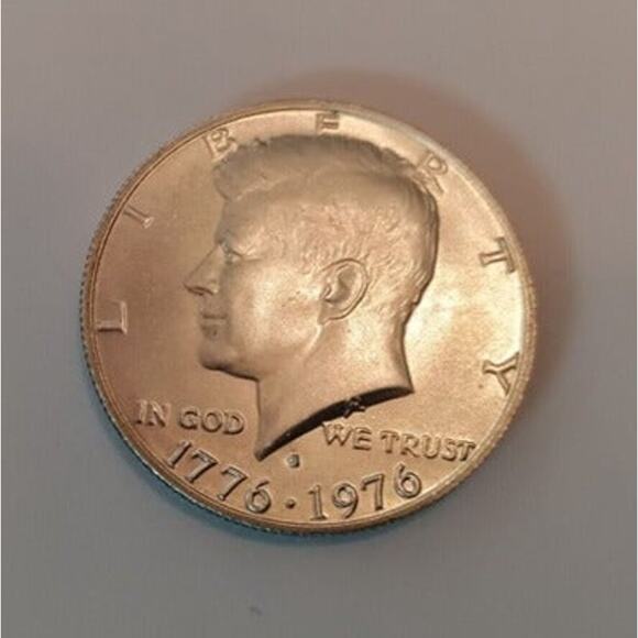 40% Silver Kennedy Bicentennial 1/2 dollar.  Brilliant and Uncirculated - Picture 1 of 2